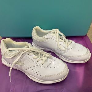 Cheer shoes